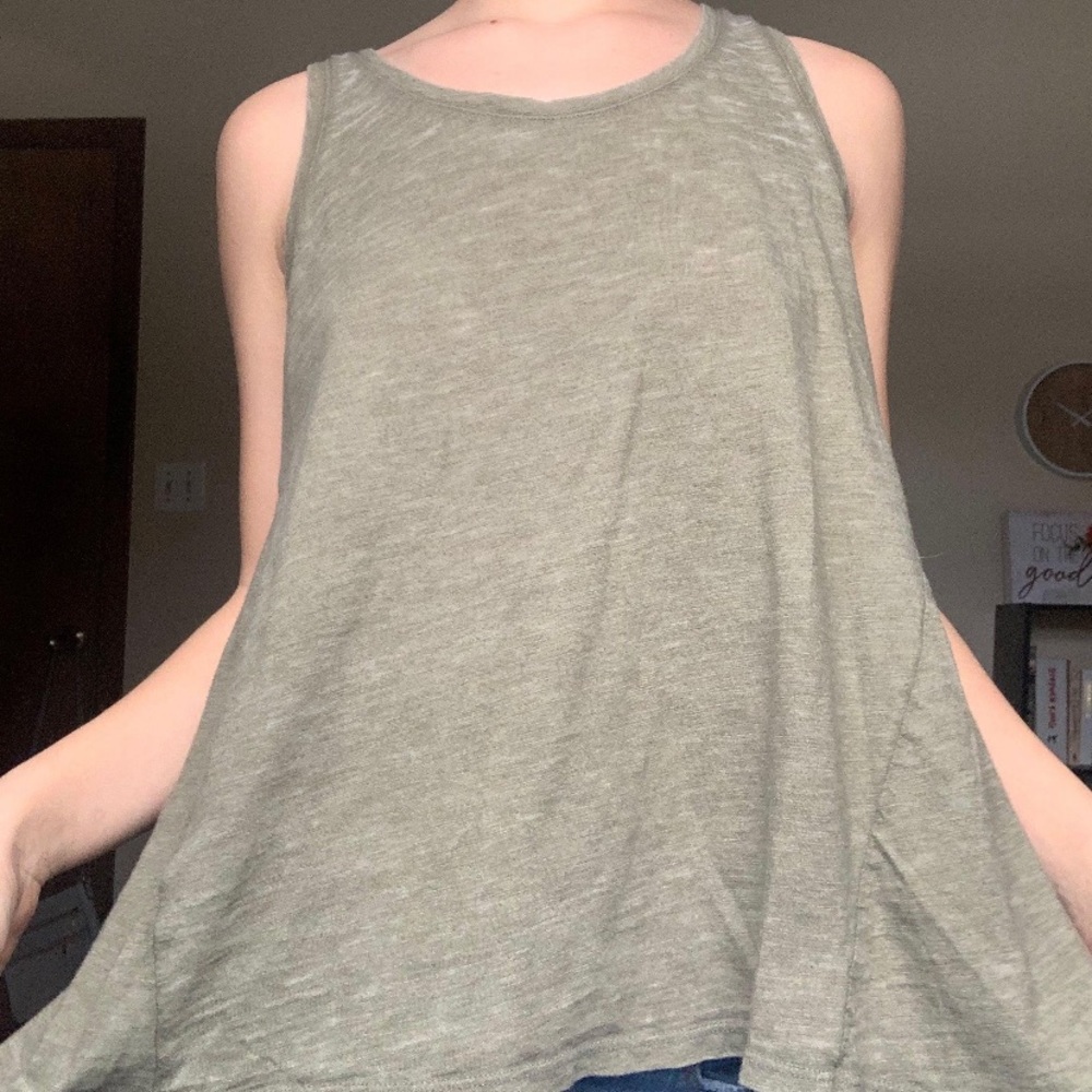 Green flowy tank
